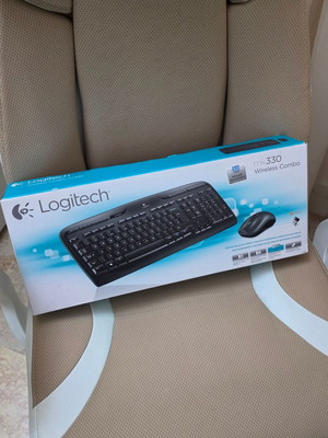 Logitech Wireless Combo MK330 keyboard and mouse new