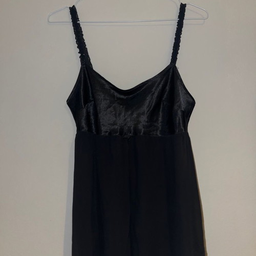 Baby doll nightdress used with tulle and low sexy back