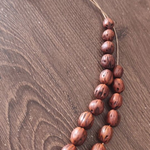 Komboloi made of aromatic nutmeg, new