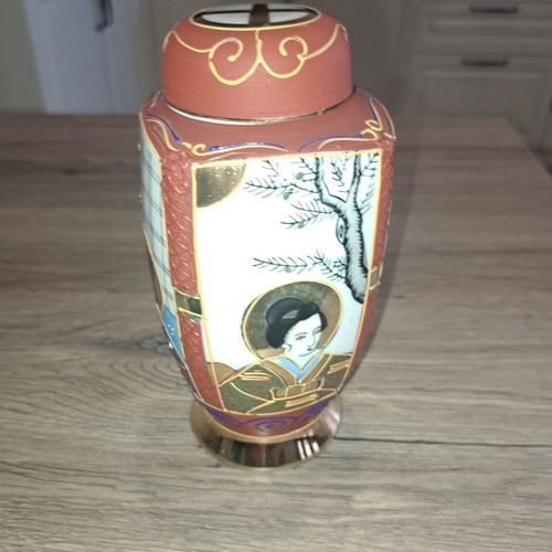 Japanese vase made of bone porcelain with 24k gold coating