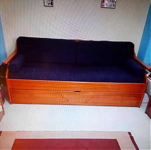 Καναπές κρεββάτι από οξιά σχεδόν καινούριος,με μεγάλο αποθηκευτικό χώρο