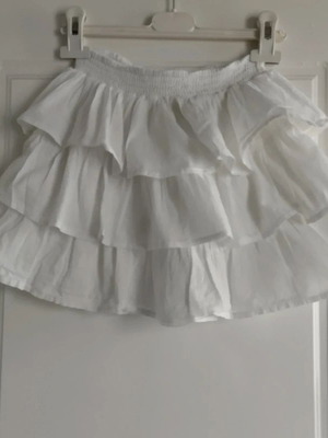 H&M Logg Girl's White Mini Skirt Like New, Size 9 Years 134 cm