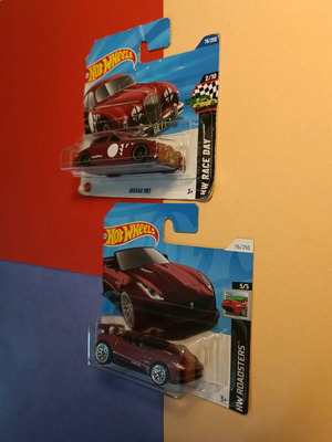 Hot Wheels Mainline Jaguar 2-pack like new