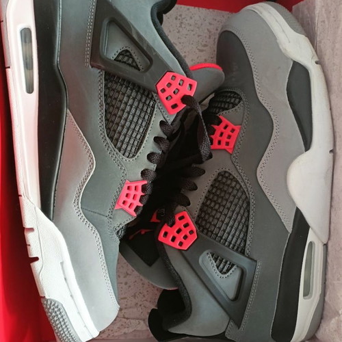Air Jordan 4 Retro 44,5 EU σαν καινούργιο, μαύρο/γκρι/infrared 23-black