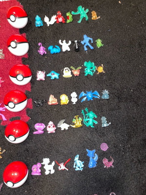 Pokemon figures like new, all together