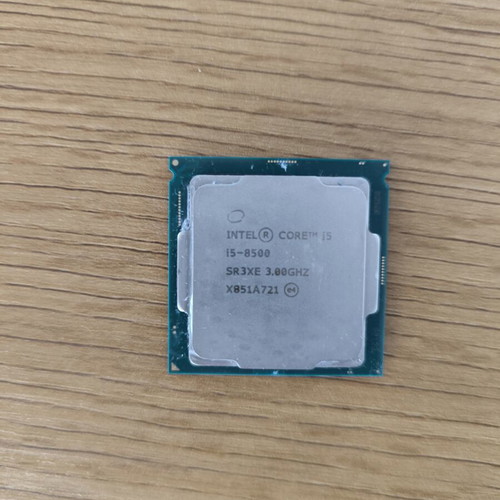 Intel Core i5-8500 processor used, tray