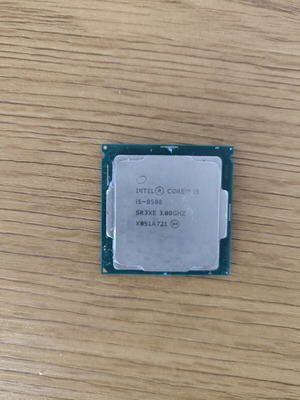 Intel Core i5-8500 processor used, tray