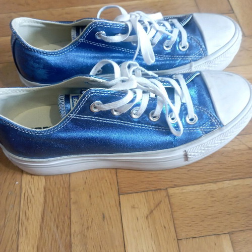 Converse athletic shoes blue metallic like new, size 37.5