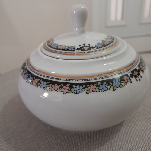Porcelain container with lid new