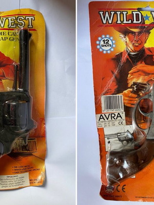 Vintage twelve-shot cap gun like new