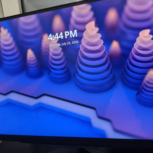LG 27GR75Q-B 27" 2K 165Hz monitor like new with warranty