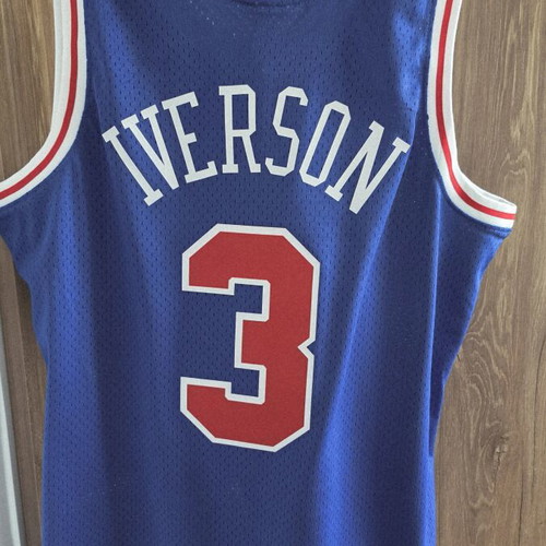 Mitchell and Ness Allen Iverson 1996-97 Swingman Jersey new