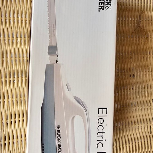 Electric knife Black & Decker new, corded
