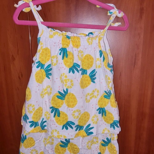 Pack of 4 baby rompers 6-9 months like new