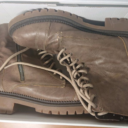 Gray ankle boots size 39 used with extra laces