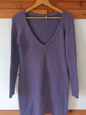Happening dress like new, purple blouse dress with deep neckline