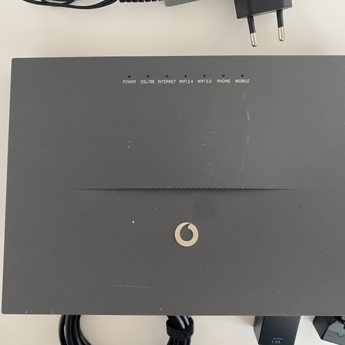 Vodafone Router H300S with Vodafone TV full package like new