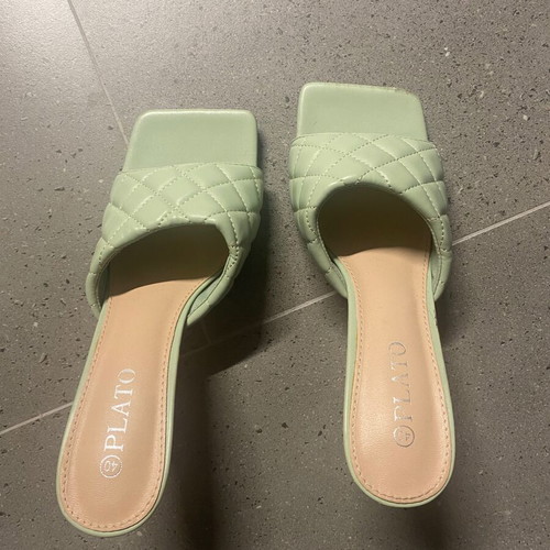 Mules size 40 like new
