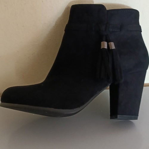 Alta Moda ankle boot like new, black, castor style, size 36