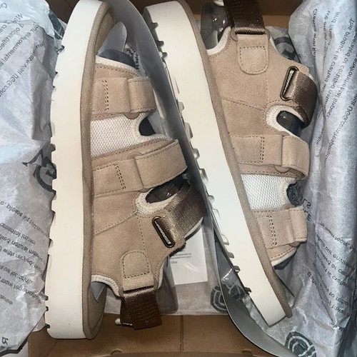 UGG Golden Coast Multistrap Flatform Sandals new, size 42