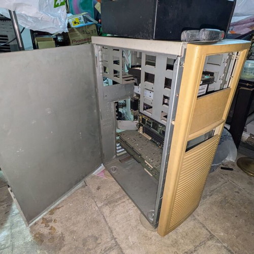 Microway AT full tower used without dual slot2 Xeon motherboard