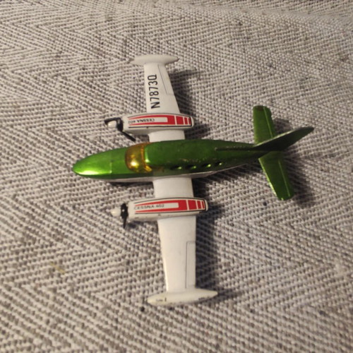 Lesney Cessna 402 airplane collectible, used, 9 cm, broken propellers
