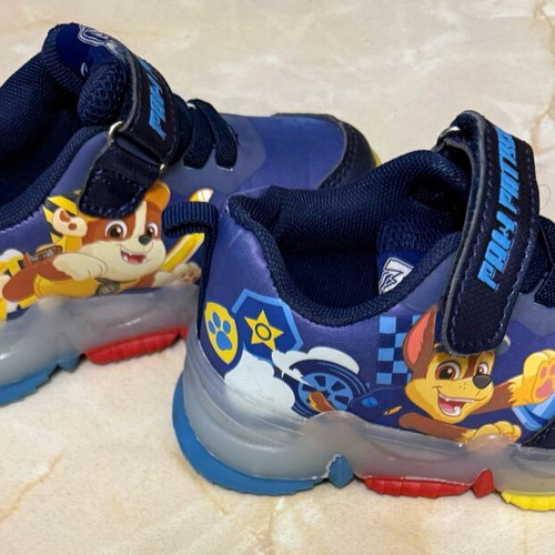 Paw Patrol sneakers size 24 like new with lights
