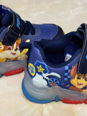 Paw Patrol sneakers size 24 like new with lights
