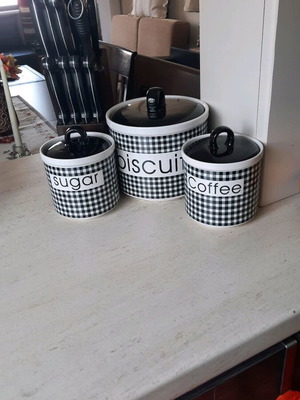 Set of clay containers like new with airtight silicone seal