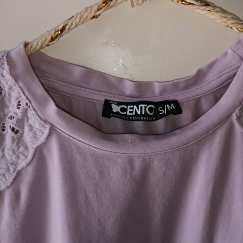 Γυναικεία κοντομάνικη μπλούζα Cento Fashion με δαντέλα ροζ μέγεθος S/M σαν καινούργιο