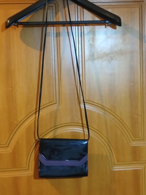 Shoulder bag used black patent leather with purple detail