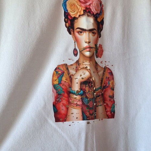 white color blouse Frida Kahlo
