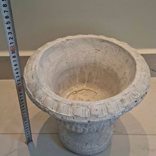 Ceramic flowerpot white like new