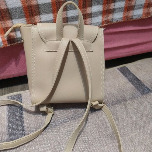 Backpack bag like new, beige and gold
