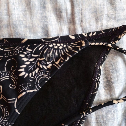 French Connection bikini bottom like new, dark blue floral, size L