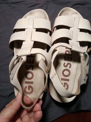 Gioseppo leather sandals like new, size 38, beige