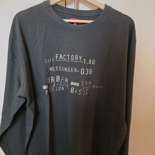 T-shirt XL like new, khaki color