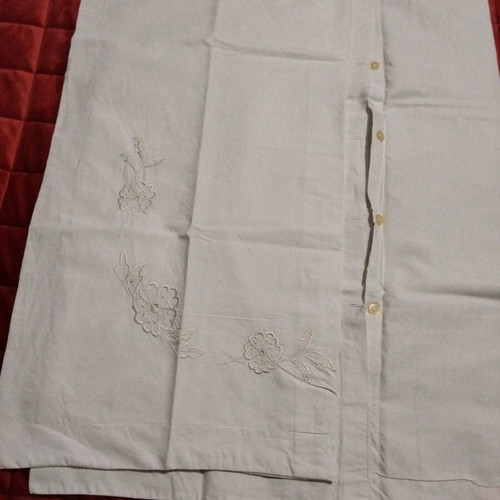 Vintage pillowcases with floral embroidery new (76x52 cm)