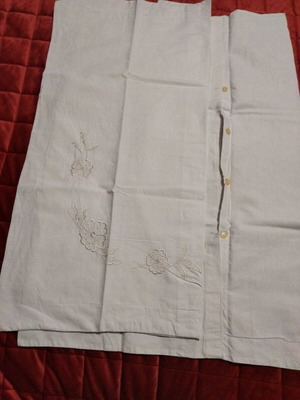 Vintage pillowcases with floral embroidery new (76x52 cm)