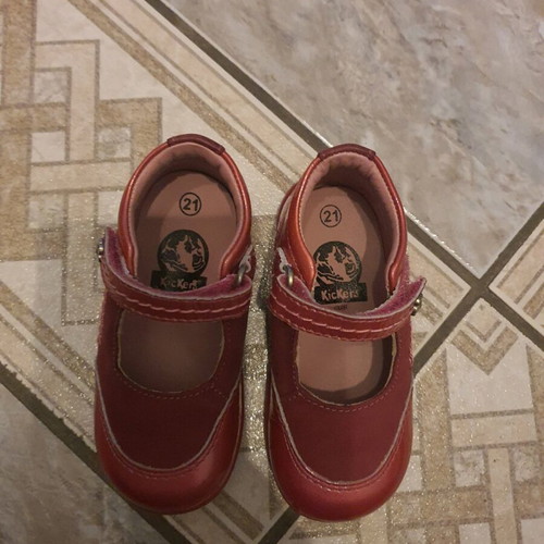 Kickers shoes like new, size 21