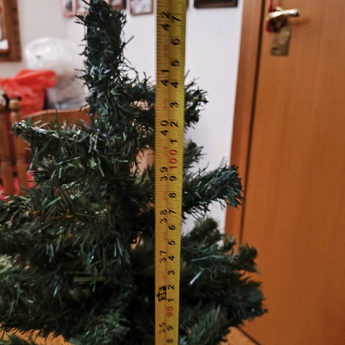 Christmas tree like new, height 1.10 m and diameter 70 cm