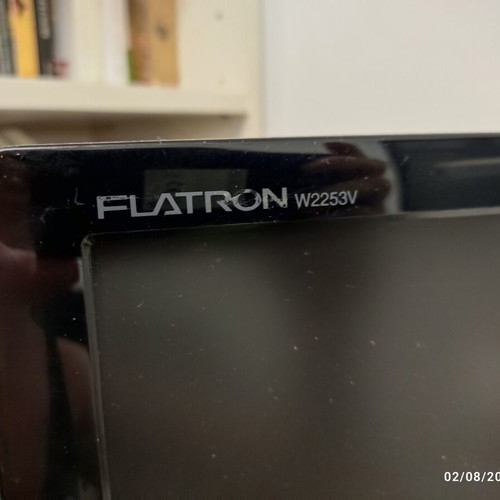 LG Flatron W2253V PF 22" computer monitor like new