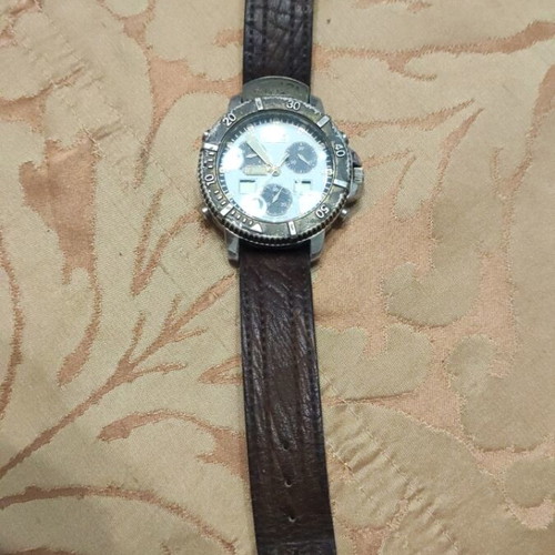 Camel wristwatch used with leather strap