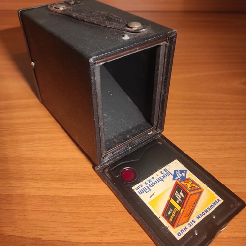 Agfa camera used, includes case, vintage decor