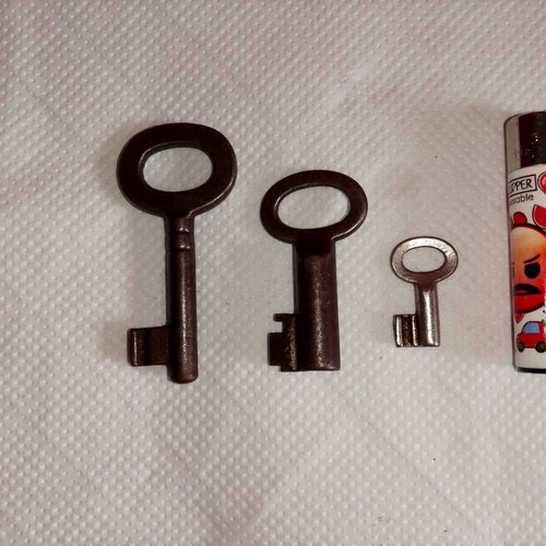 Antique keys used, pack of 3, 1920-1940, collectible