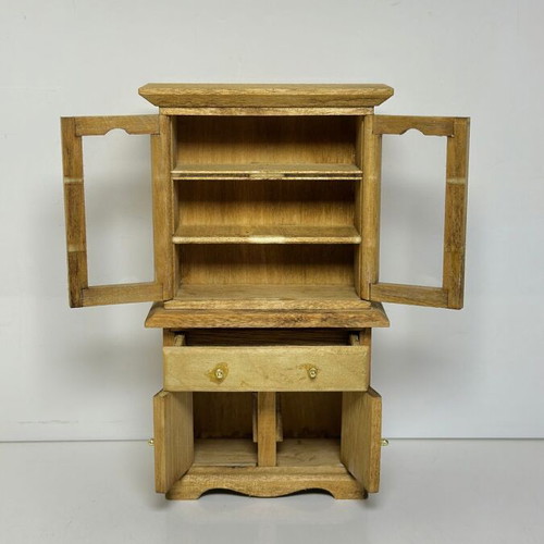 Wooden miniature furniture for dollhouse or decoration