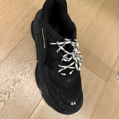 Balenciaga Triple S sneakers almost new, size 44, black