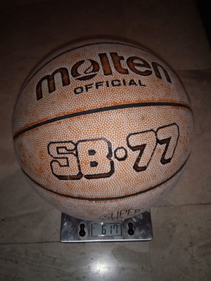 Molten SB-77 Vintage 1992 Basketball collectible used, made in Japan