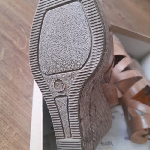 Kanna sandals new, beige, size 37