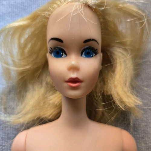 Barbie Partytime 1976-1978 μεταχειρισμένη με ρούχο